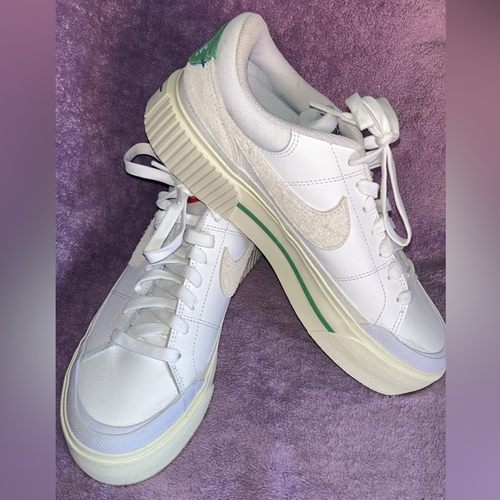 Nike Court Legacy Lift woman’s sneakers - size 8.5